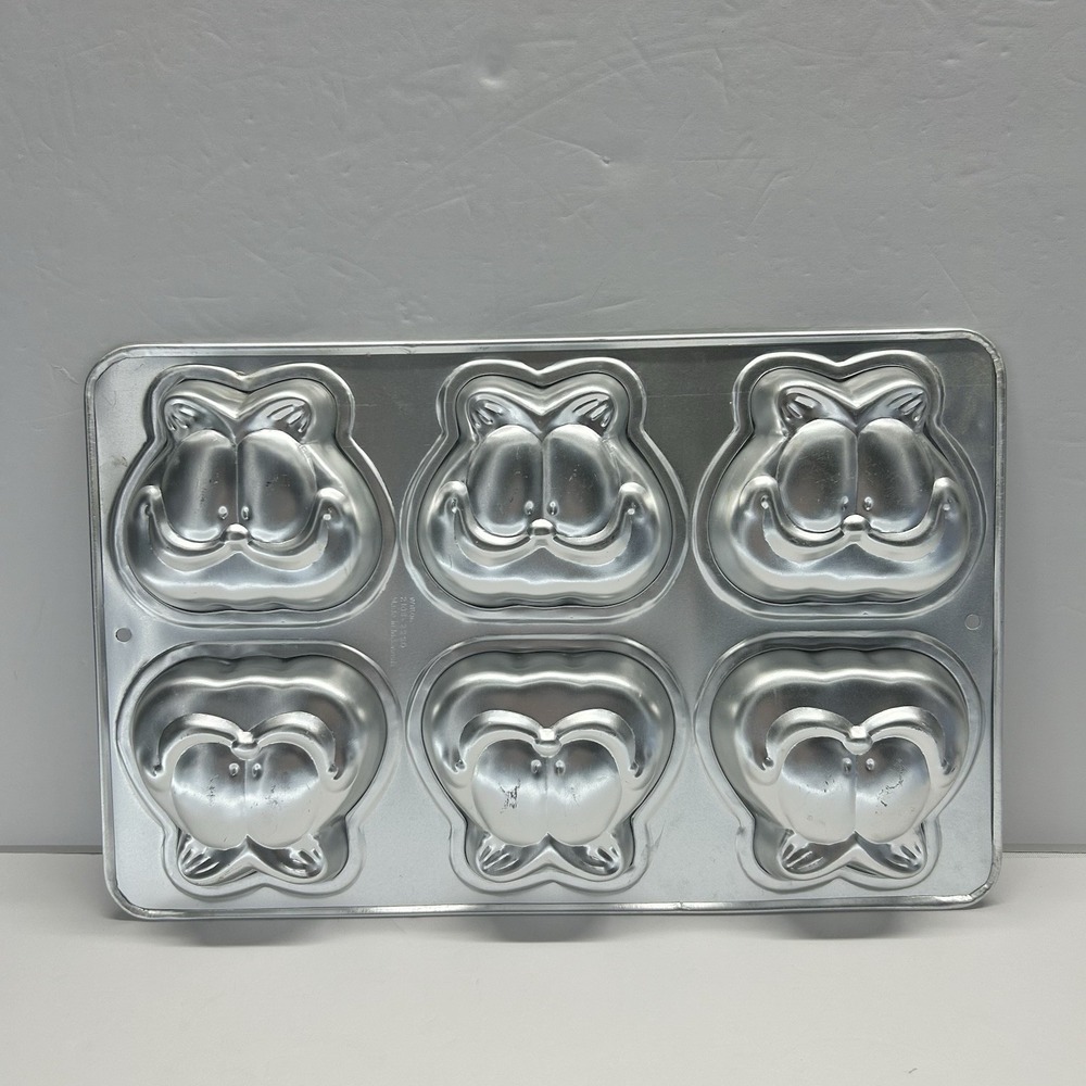Garfield Mini Cake Pan Vintage 1993 Wilton Dessert Snack Baking Party Cat